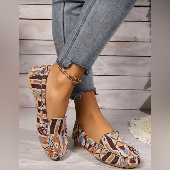Shoes - Stylish Women's Patterned Loafers
